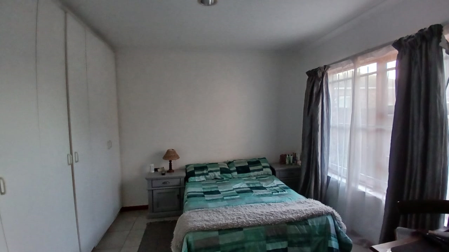To Let 2 Bedroom Property for Rent in Overbaakens Eastern Cape